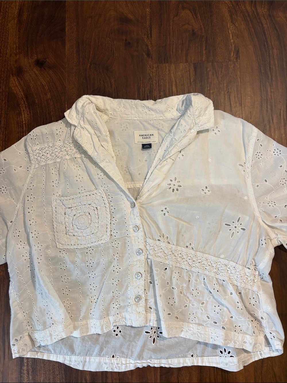 American Eagle Outfitters White Embroidered Buttoned Crop Top - Picture 2 of 7
